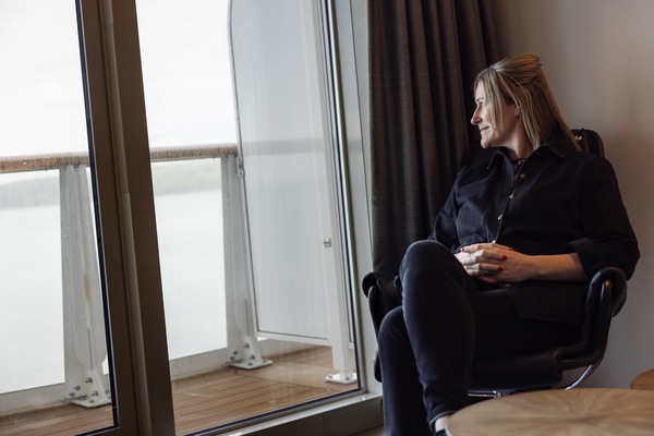 HX Hurtigruten Expeditions, MS Fridtjof Nansen, Arctic Superior Cabin 2 ©Espen Mills.JPG